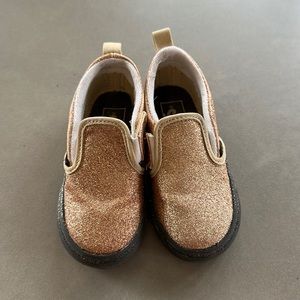 Adorable gold glitter toddler vans. 7.5 toddler girls slip on shoes.